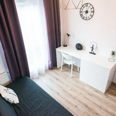 Aura アパート ソポト